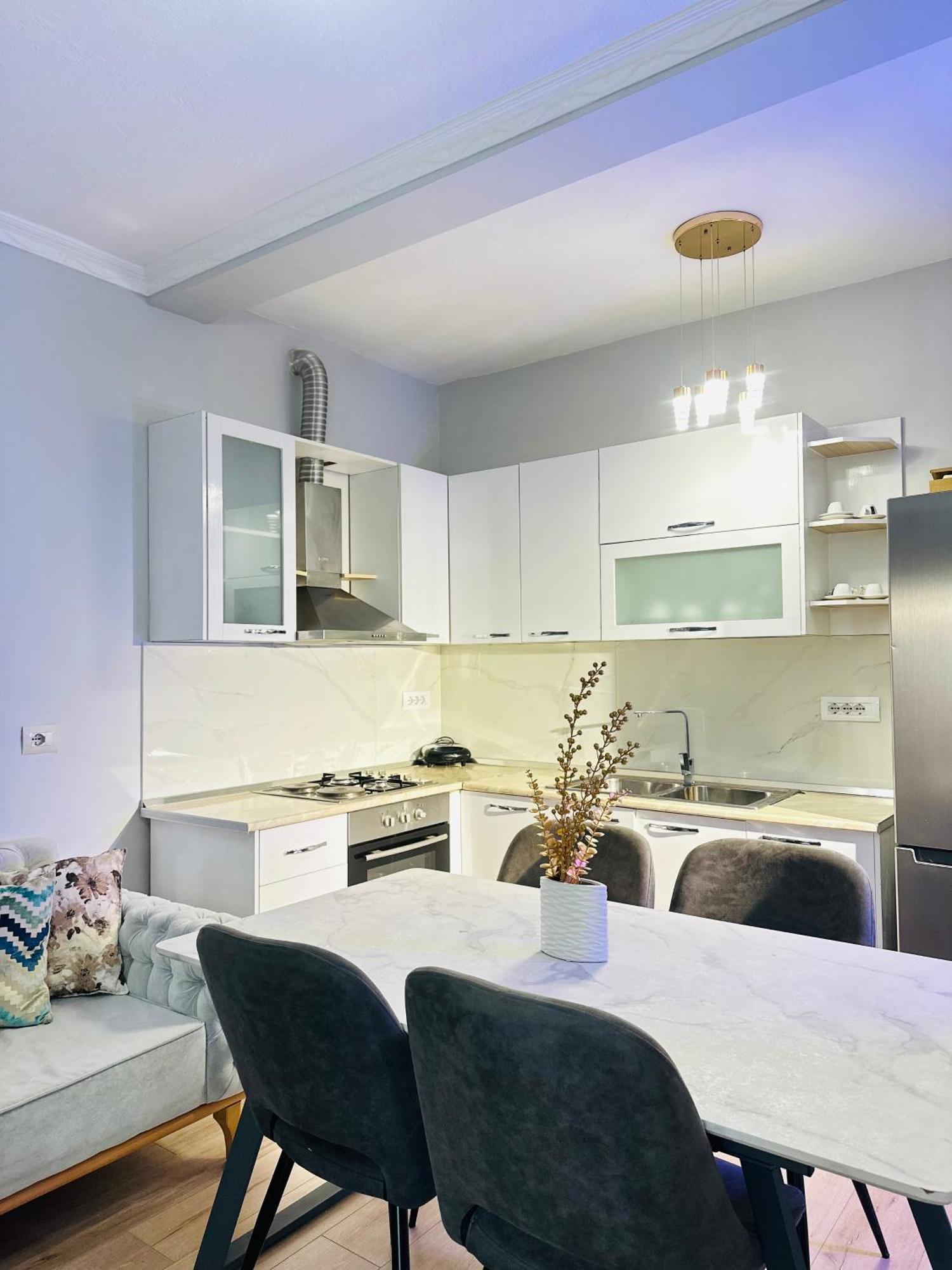 Bllok: Central Cozy Stay, 24/7 Self Check-In Тирана Екстер'єр фото